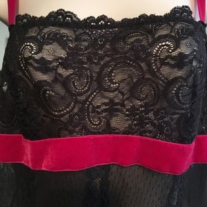 Victoria’s Secret black lace Chemise L